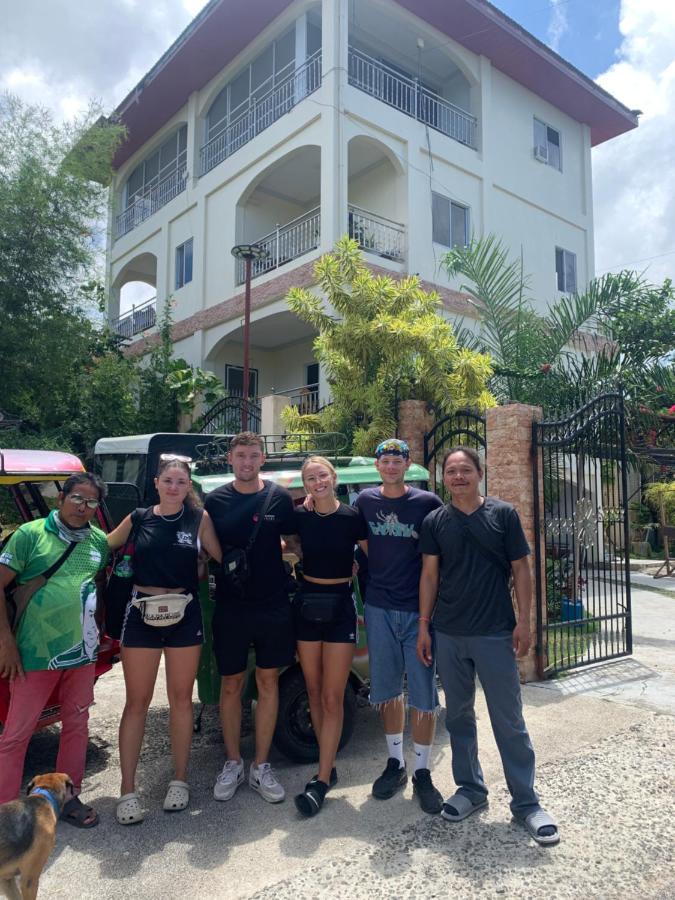 Soul Travellers Dagatan Castle Hotel Badian Ngoại thất bức ảnh