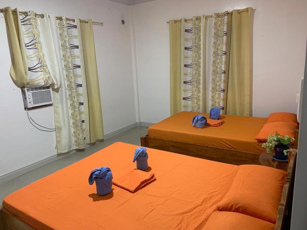 Soul Travellers Dagatan Castle Hotel Badian Ngoại thất bức ảnh