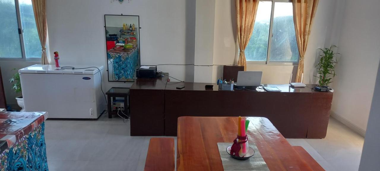 Soul Travellers Dagatan Castle Hotel Badian Ngoại thất bức ảnh
